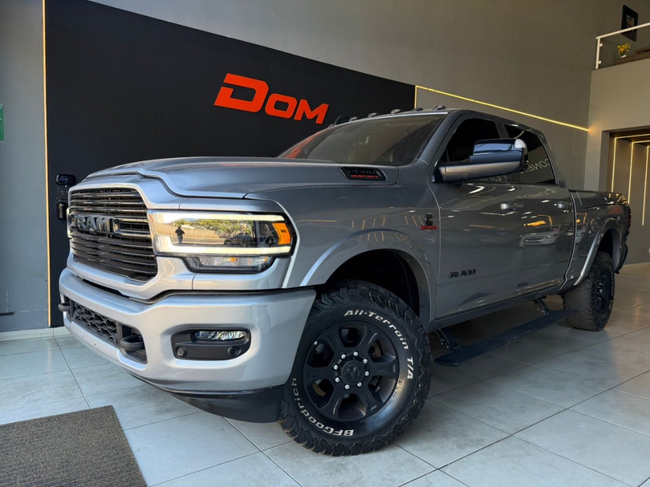 2500 6.7 I6 24V SLT CABINE DUPLA TURBO DIESEL LARAMIE 4X4 AUTOMÁTICO