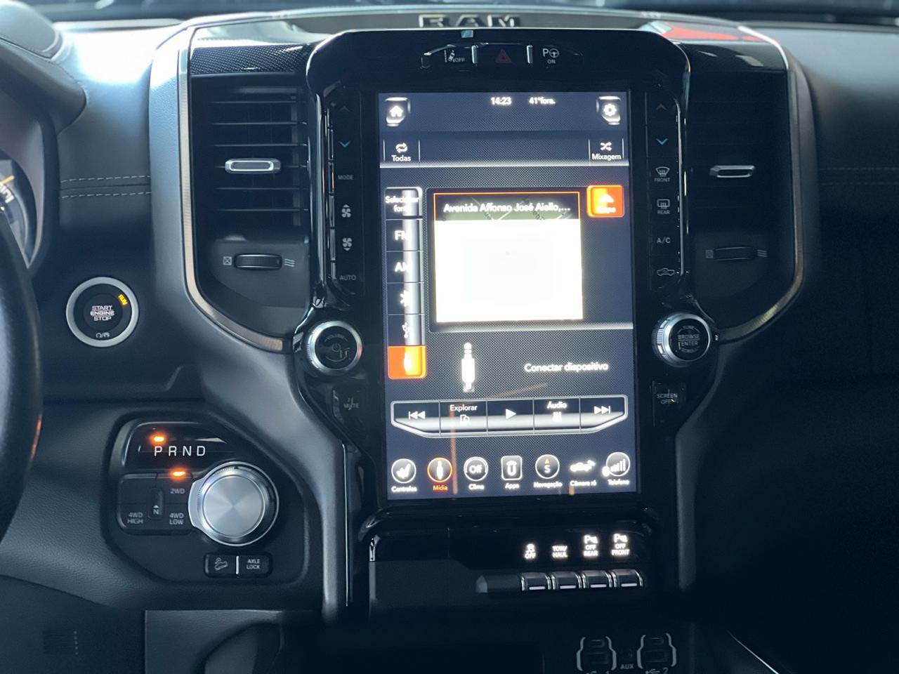 1500 5.7 V8 REBEL CABINE DUPLA 4X4 AUTOMÁTICO