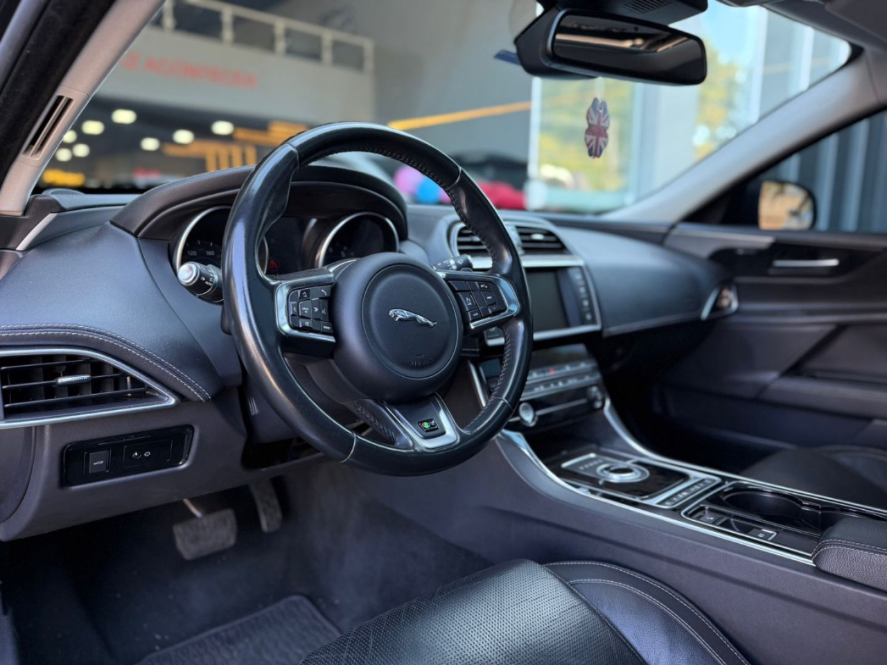 XE 2.0 16V 4P SI4 R-SPORT TURBO AUTOMÁTICO