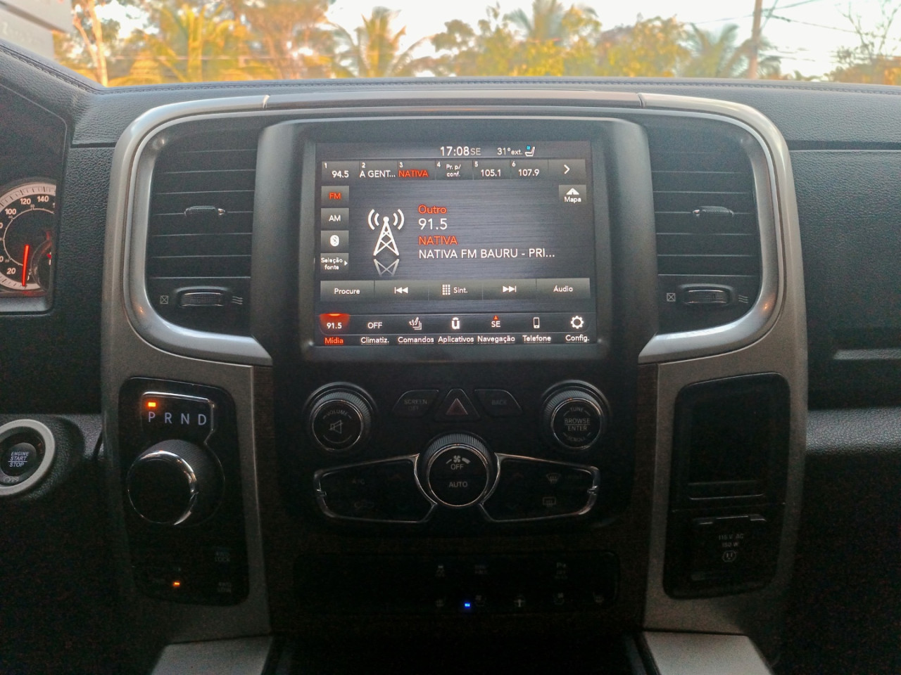 Classic 5.7 V8 32V 4P HEMI LARAMIE AUTOMÁTICO