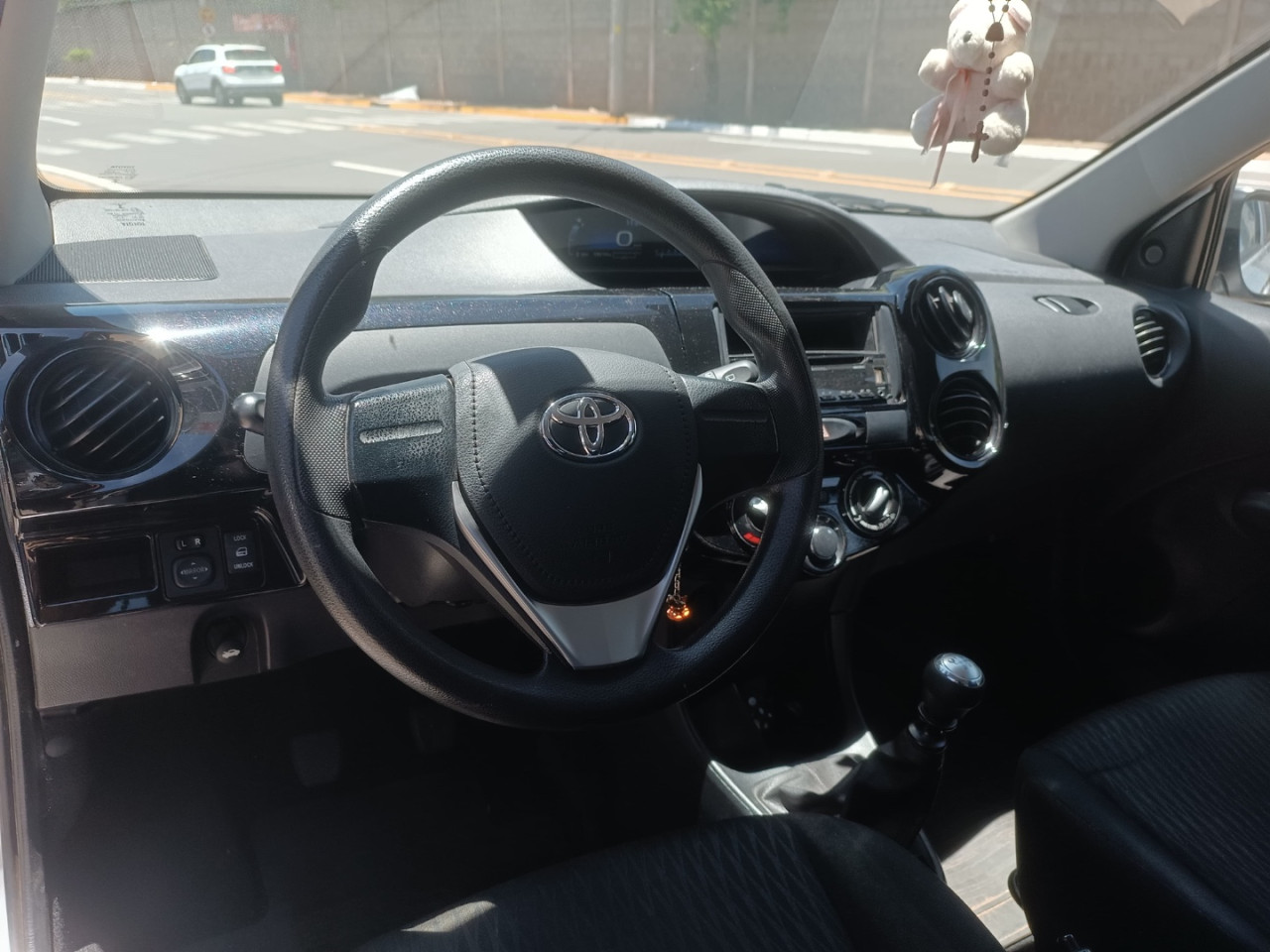 TOYOTA Etios Hatch 1.3 16V 4P FLEX X