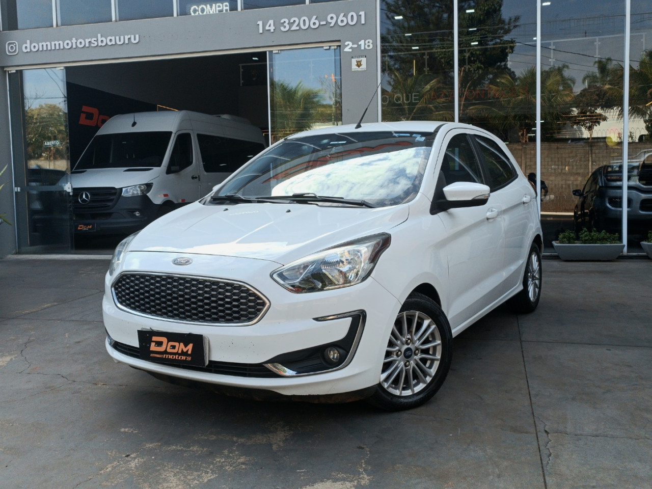 Ka Hatch 1.5 12V 4P TI-VCT FLEX TITANIUM AUTOMÁTICO
