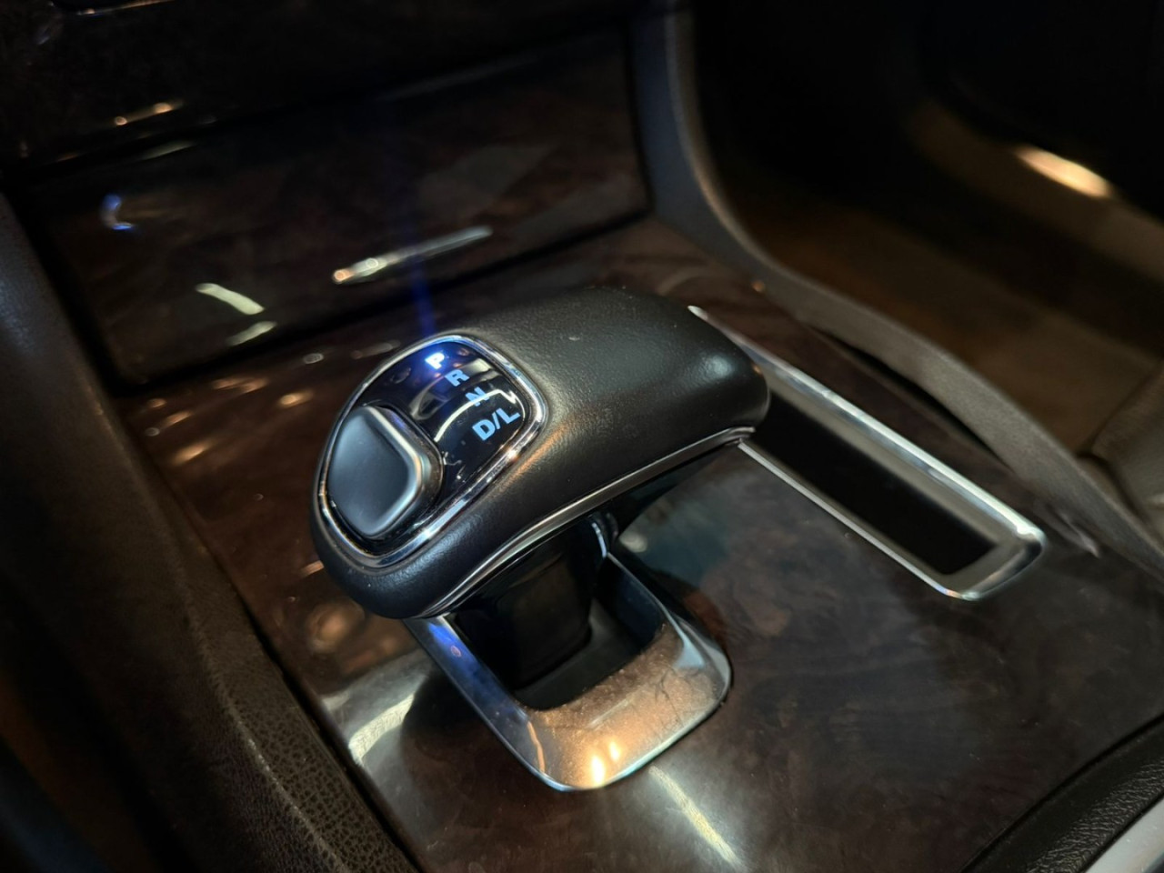 300 C 3.6 V6 24V 4P AUTOMÁTICO