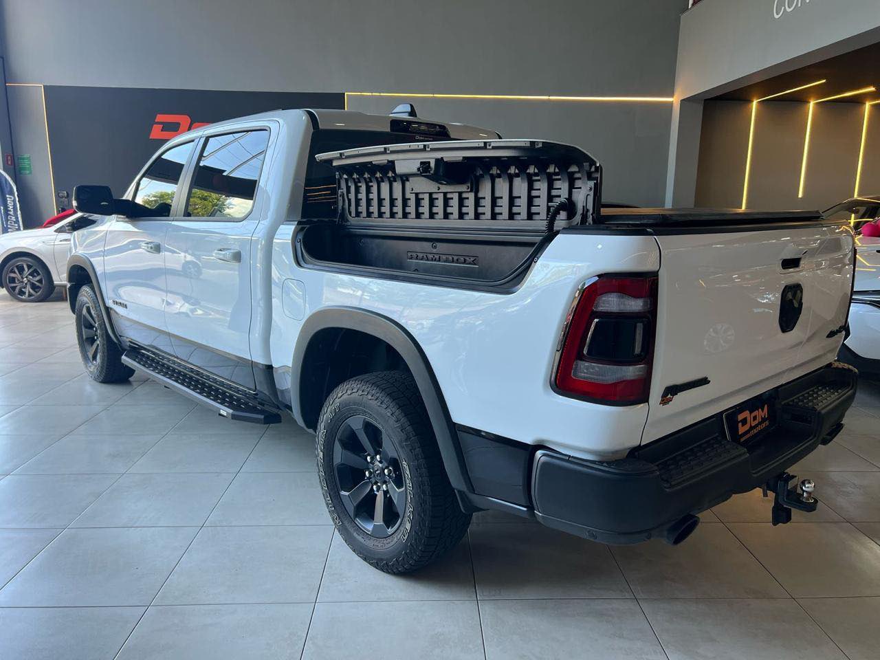 1500 5.7 V8 REBEL CABINE DUPLA 4X4 AUTOMÁTICO