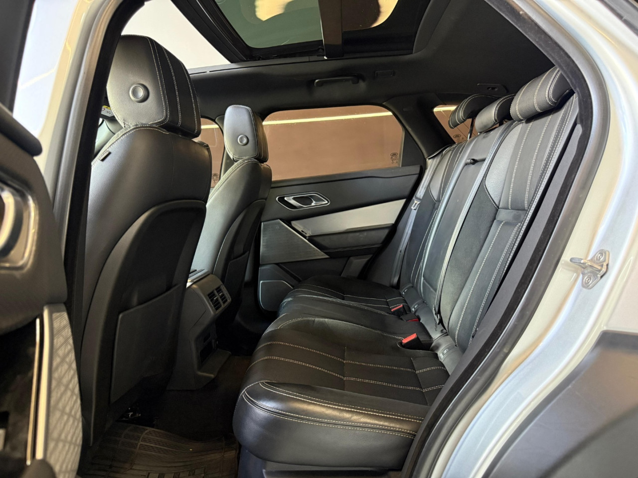 Range Rover Velar 2.0 16V 4P P300 SE R-DYNAMIC AUTOMÁTICO