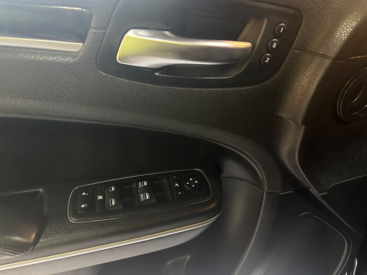 300 C 3.6 V6 24V 4P AUTOMÁTICO