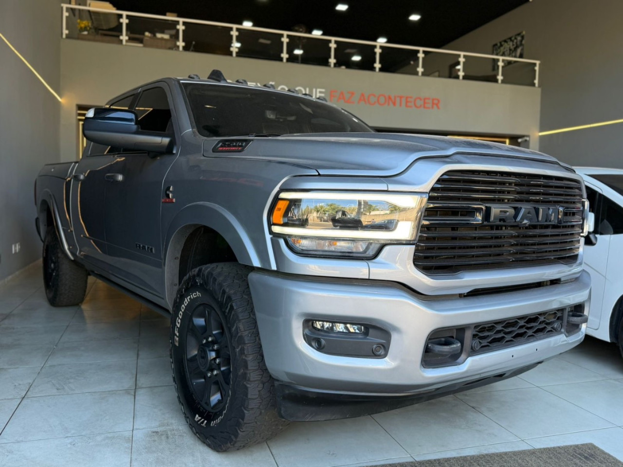 2500 6.7 I6 24V SLT CABINE DUPLA TURBO DIESEL LARAMIE 4X4 AUTOMÁTICO