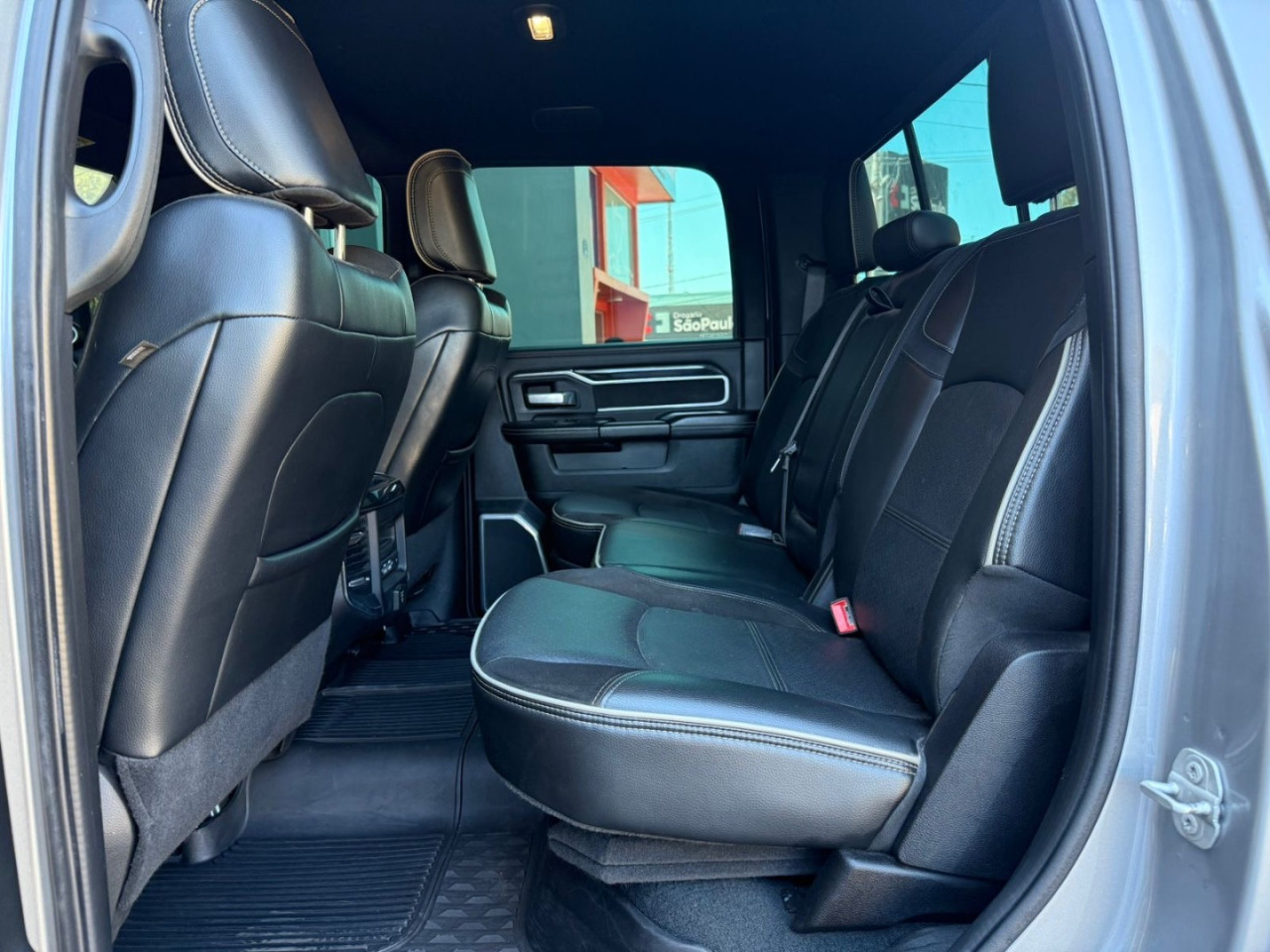 2500 6.7 I6 24V SLT CABINE DUPLA TURBO DIESEL LARAMIE 4X4 AUTOMÁTICO