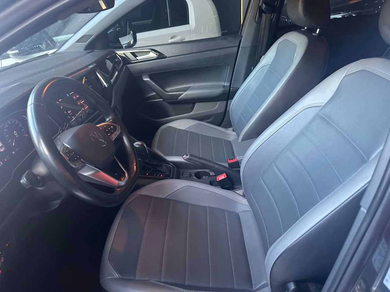 Nivus 1.0 4P FLEX 200 TSI HIGHLINE TURBO AUTOMÁTICO