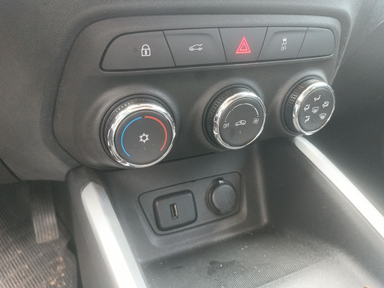 CHEVROLET Onix Hatch 1.0 12V 4P FLEX LT TURBO