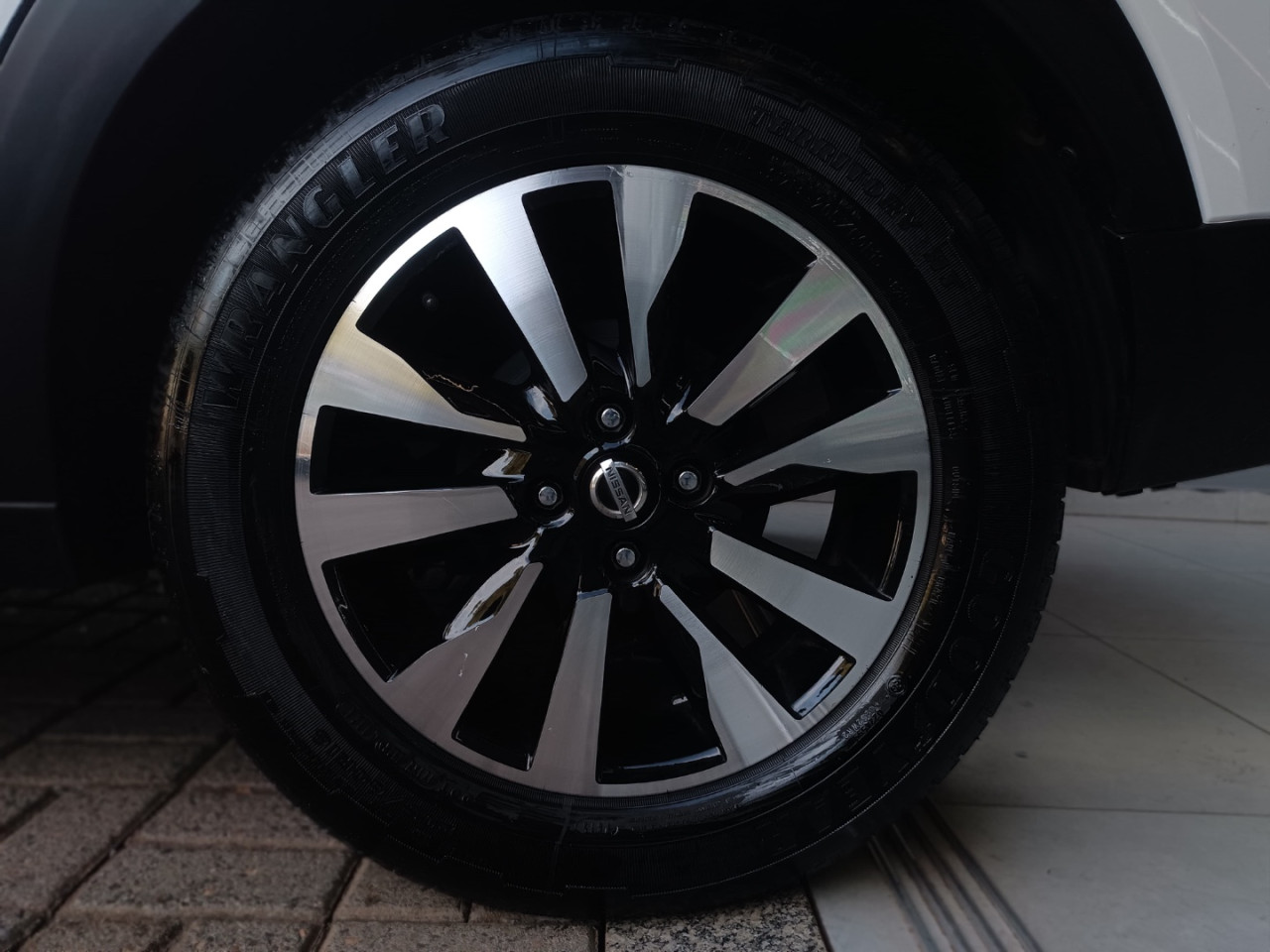 Kicks 1.6 16V 4P FLEX ACTIVE X-TRONIC AUTOMÁTICO CVT