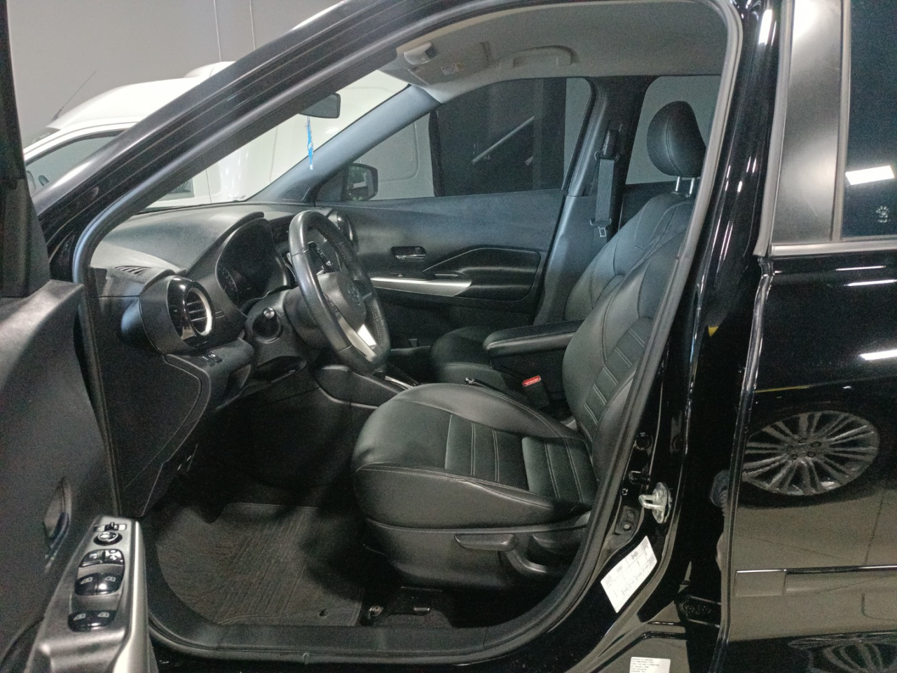 Kicks 1.6 16V 4P FLEX SV X-TRONIC AUTOMÁTICO CVT