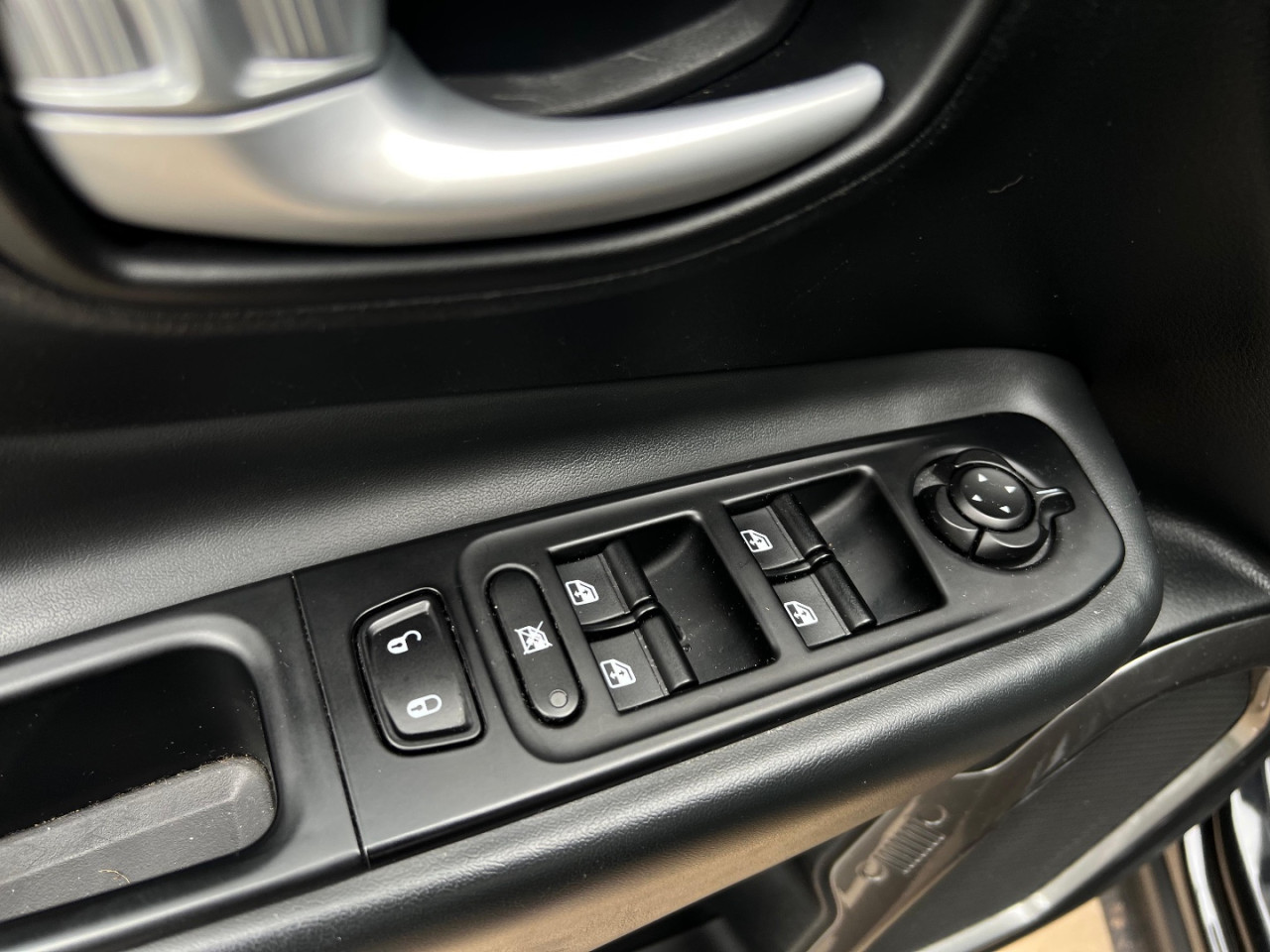 JEEP Renegade 1.3 16V 4P FLEX T270 LONGITUDE TURBO AUTOMÁTICO