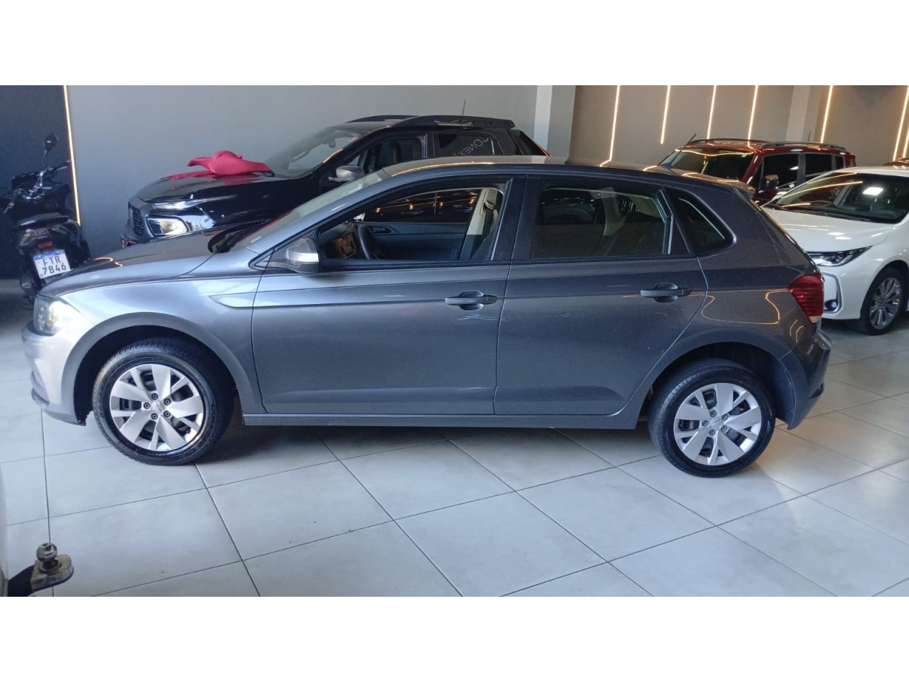 Polo Hatch 1.0 4P MPI