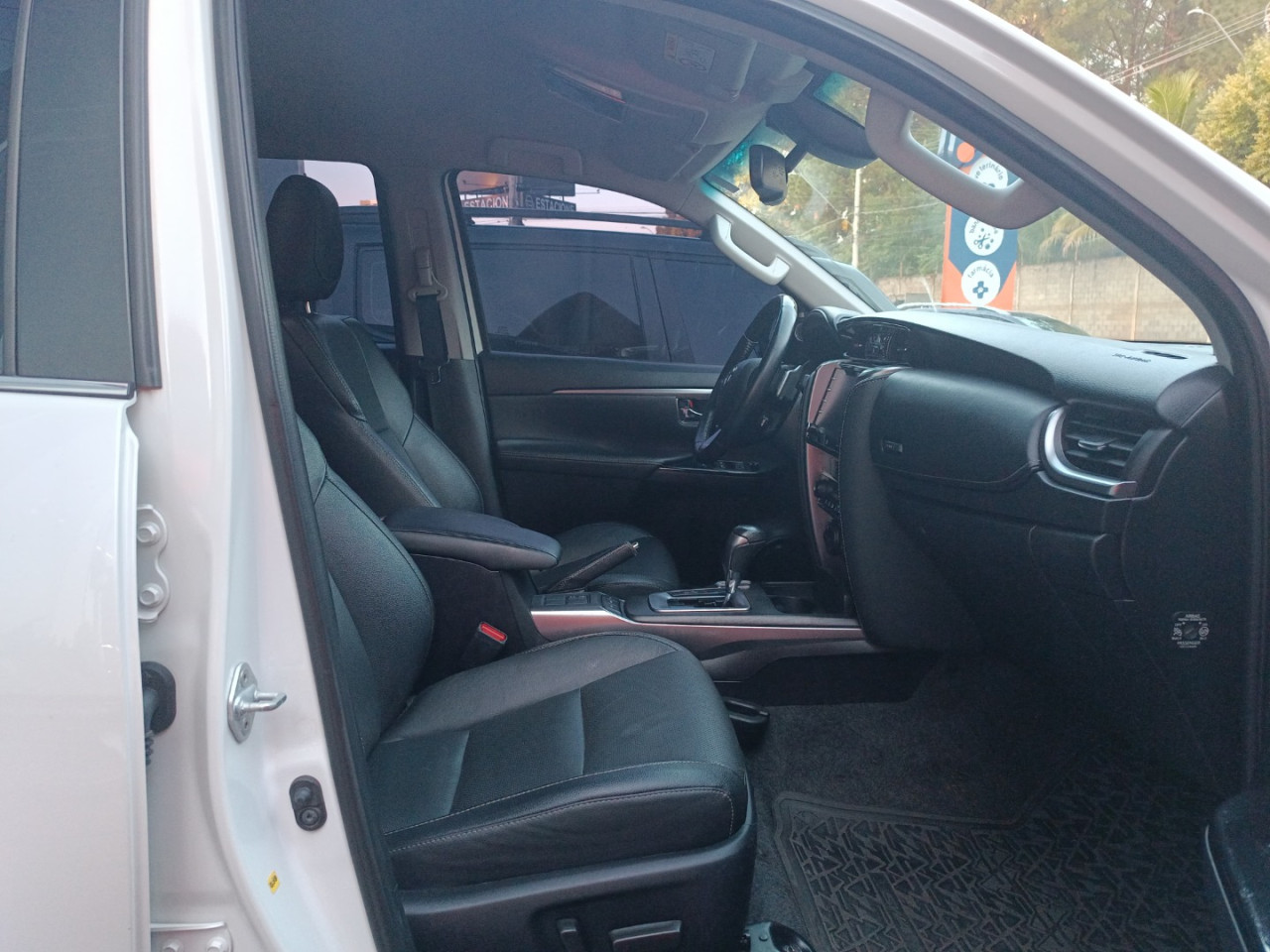 Hilux SW4 2.8 16V 4P SRX 4X4 7 LUGARES TURBO DIESEL AUTOMÁTICO