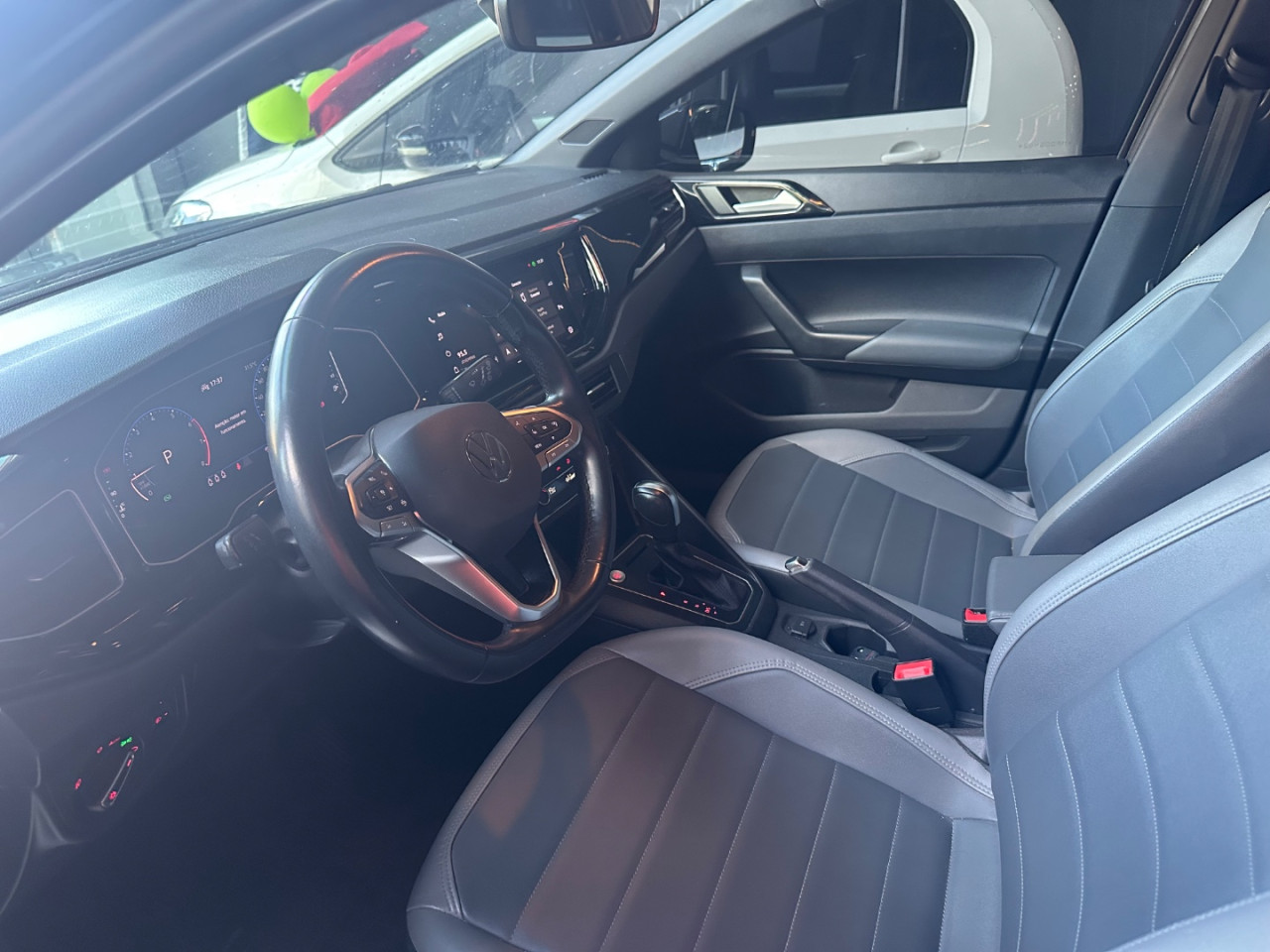Nivus 1.0 4P FLEX 200 TSI HIGHLINE TURBO AUTOMÁTICO