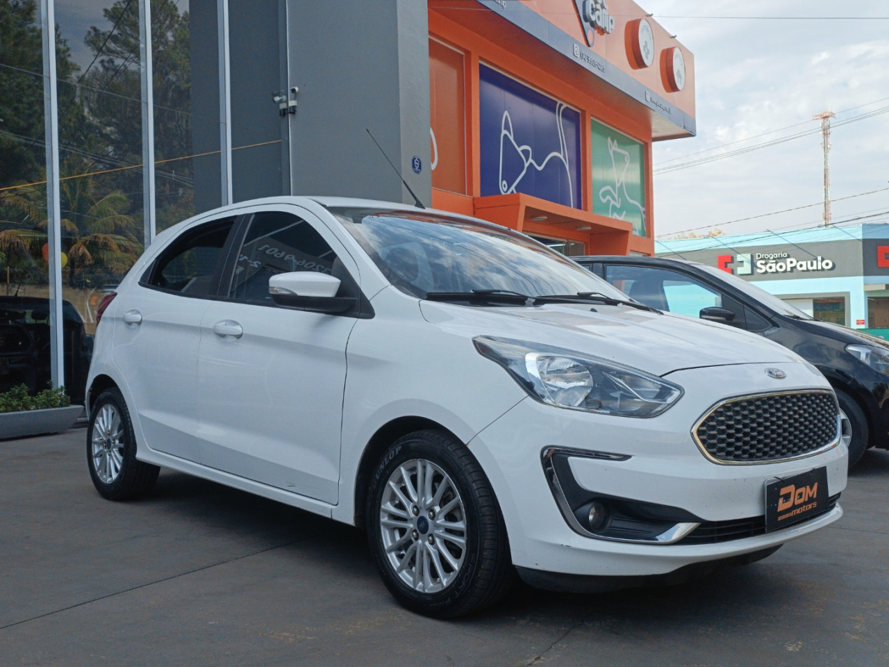 Ka Hatch 1.5 12V 4P TI-VCT FLEX TITANIUM AUTOMÁTICO