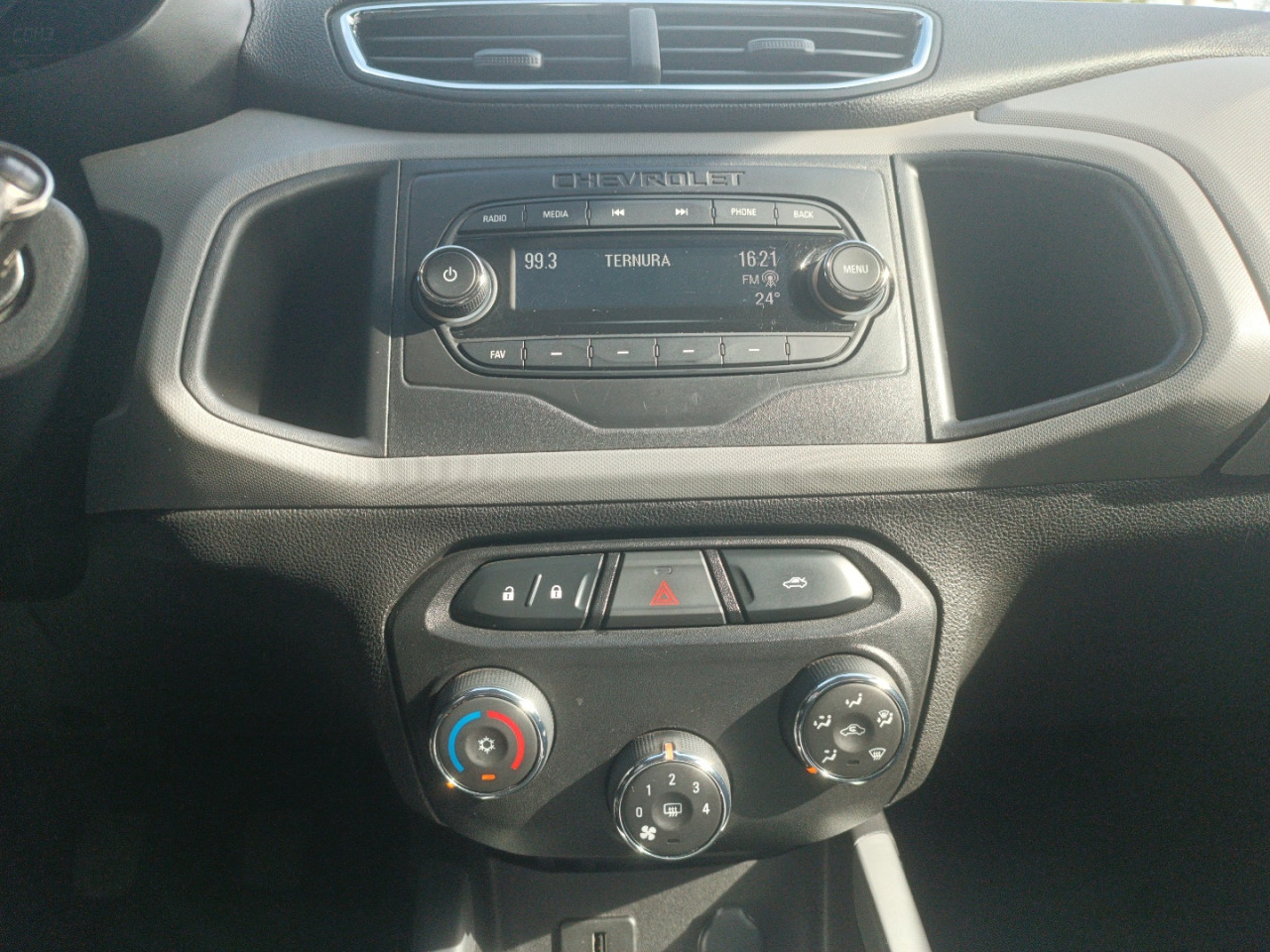 CHEVROLET Onix Hatch 1.0 4P FLEX LT