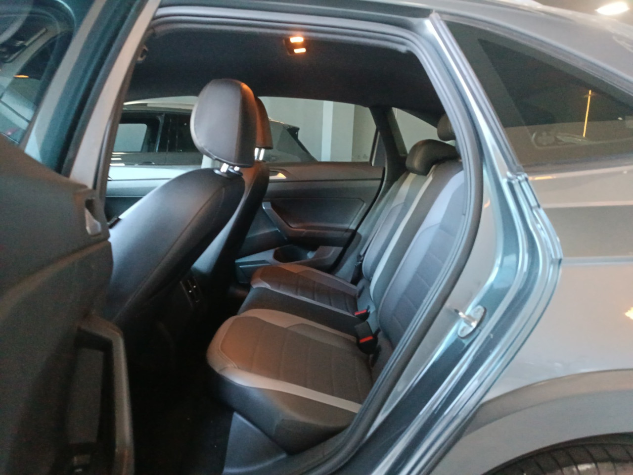 Nivus 1.0 4P FLEX 200 TSI HIGHLINE TURBO AUTOMÁTICO