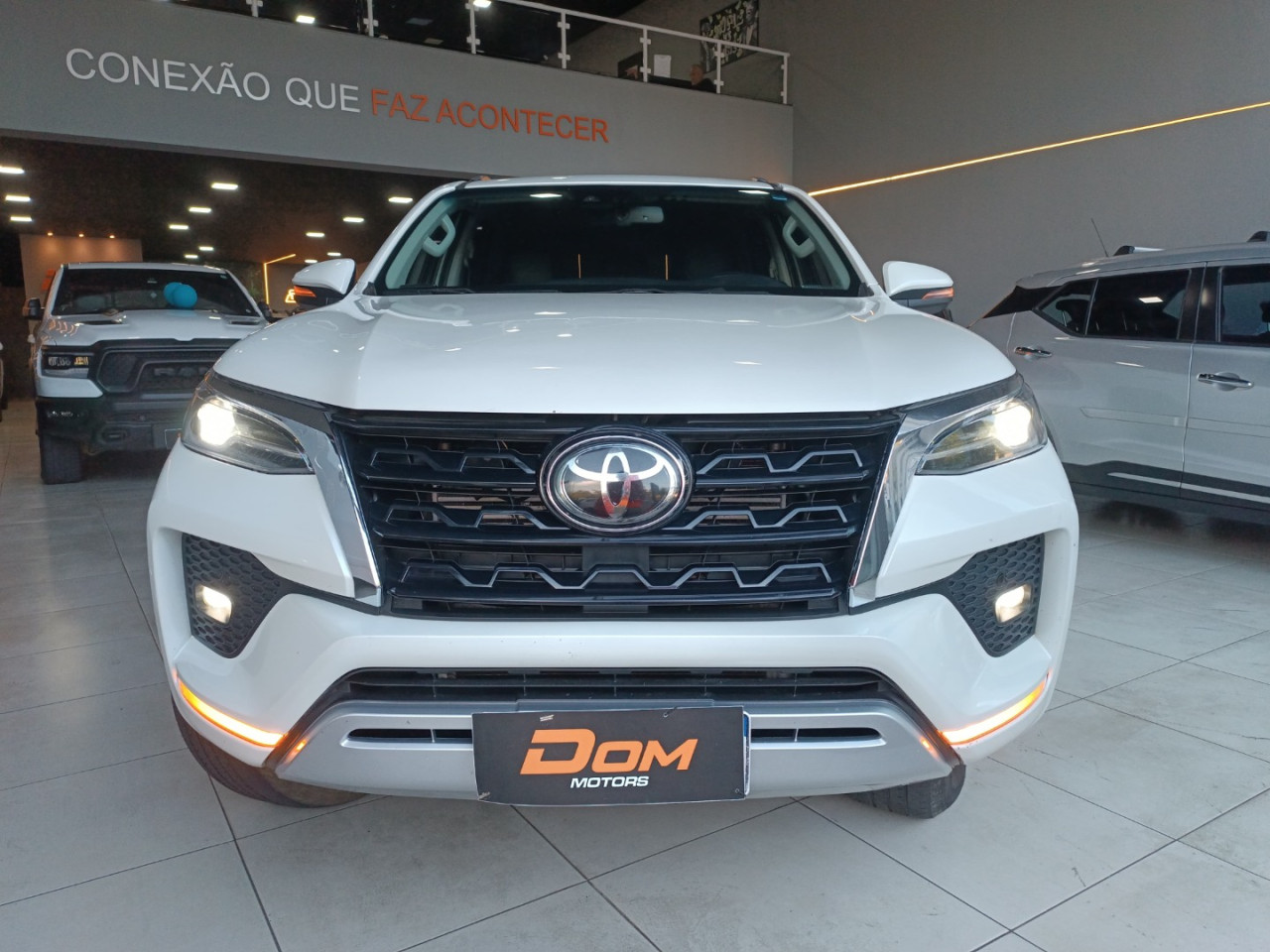 Hilux SW4 2.8 16V 4P SRX 4X4 7 LUGARES TURBO DIESEL AUTOMÁTICO