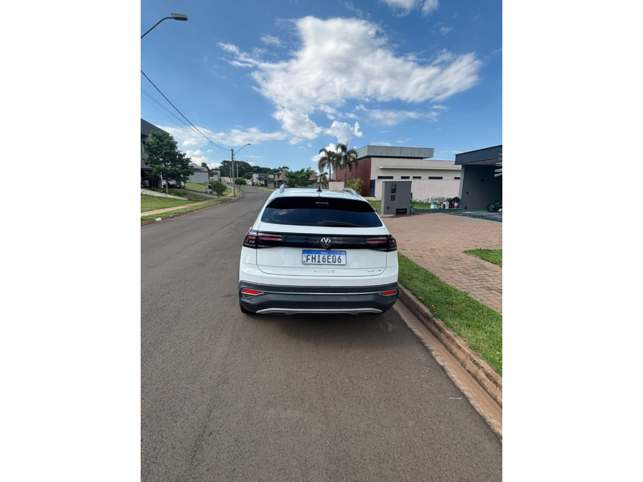 VOLKSWAGEN Nivus 1.0 4P FLEX 200 TSI HIGHLINE TURBO AUTOMÁTICO