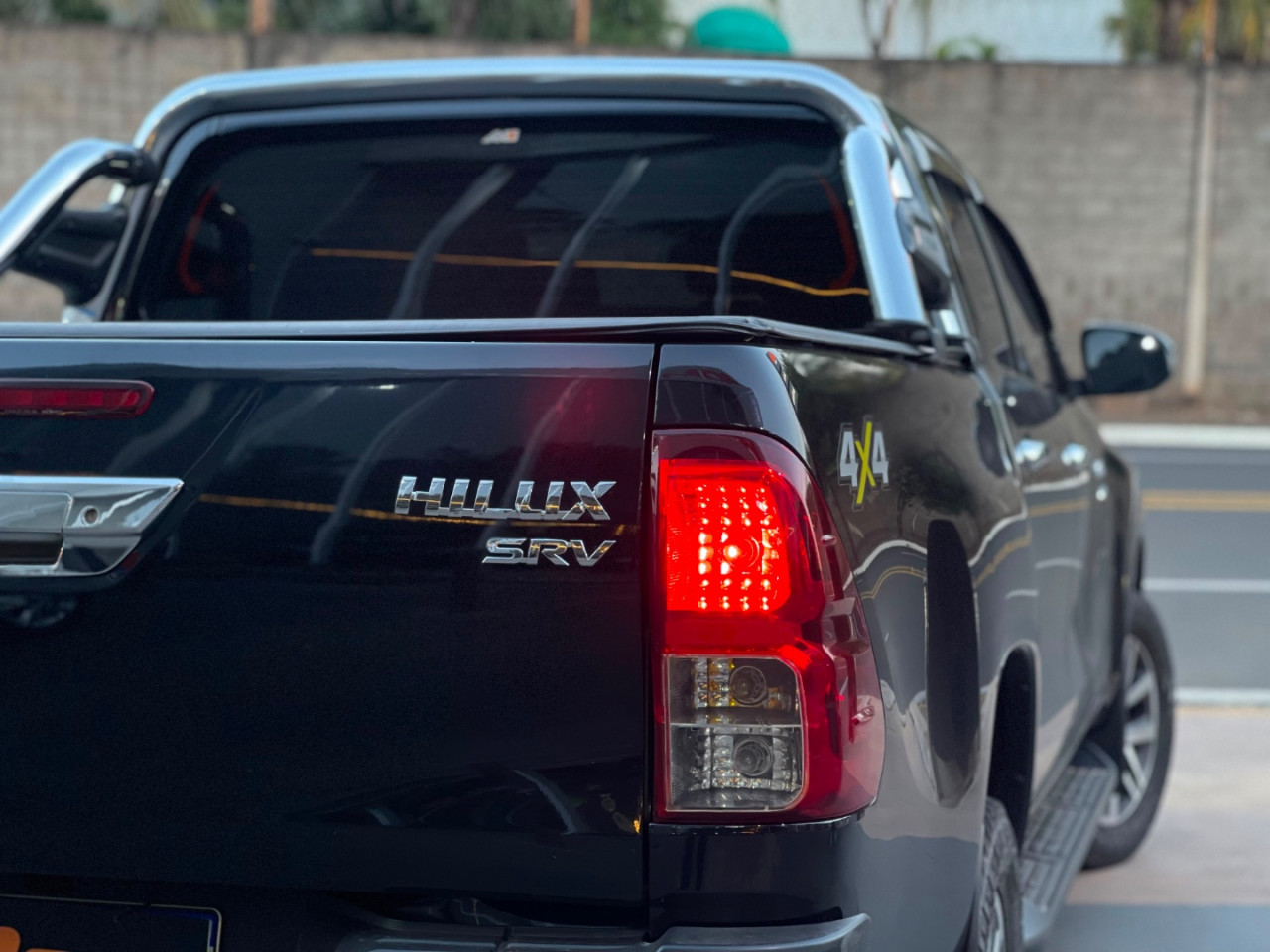 TOYOTA Hilux Caminhonete 2.7 16V 4P SRV FLEX 4X4  CABINE DUPLA AUTOMÁTICO