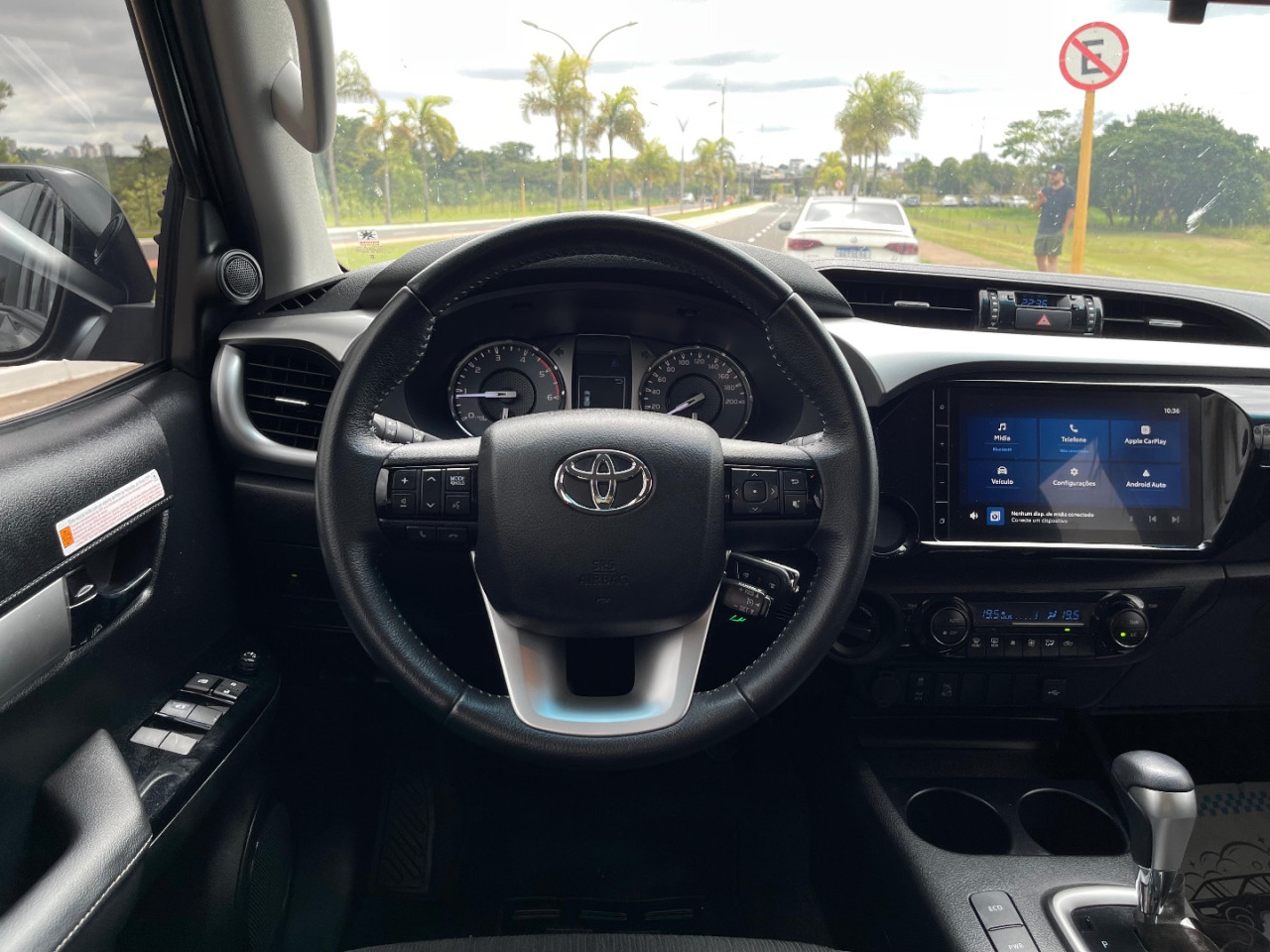 TOYOTA Hilux Caminhonete 2.8 16V 4P SR 4X4 DIESEL CABINE DUPLA AUTOMÁTICO