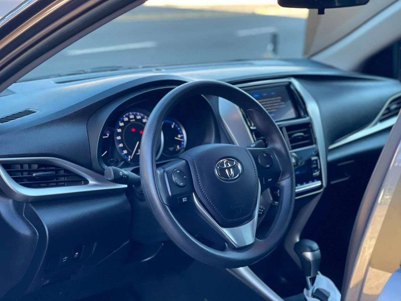 TOYOTA Yaris Sedan 1.5 16V 4P FLEX XL PLUS CONNECT MULTIDRIVE AUTOMÁTICO CVT