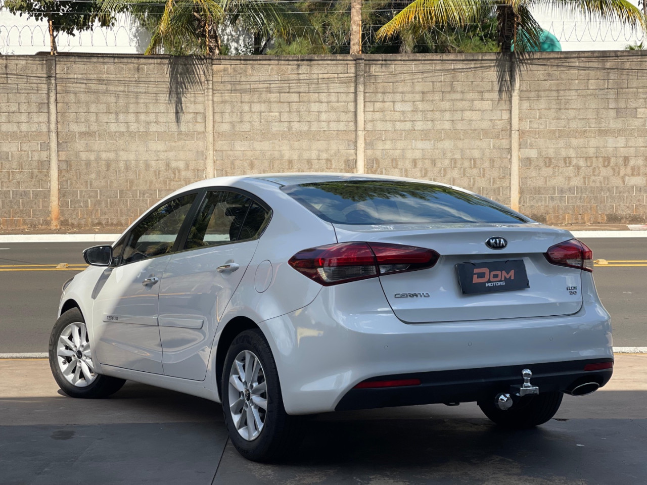KIA Cerato Sedan 1.6 16V 4P SX AUTOMÁTICO