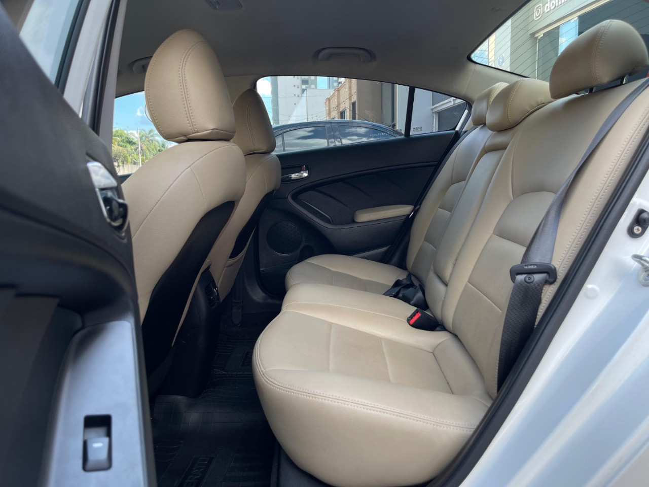 KIA Cerato Sedan 1.6 16V 4P SX AUTOMÁTICO