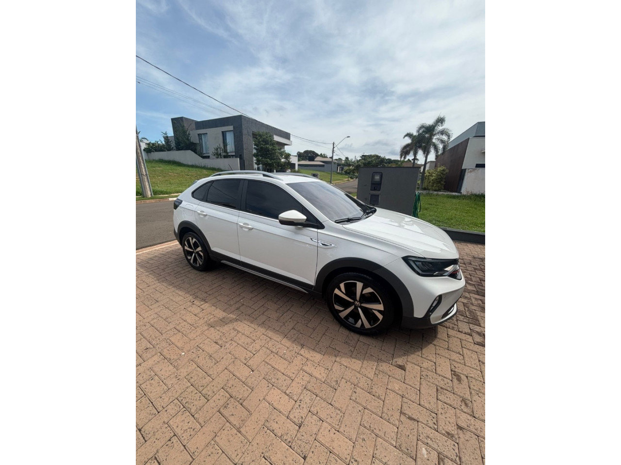 Nivus 1.0 4P FLEX 200 TSI HIGHLINE TURBO AUTOMÁTICO