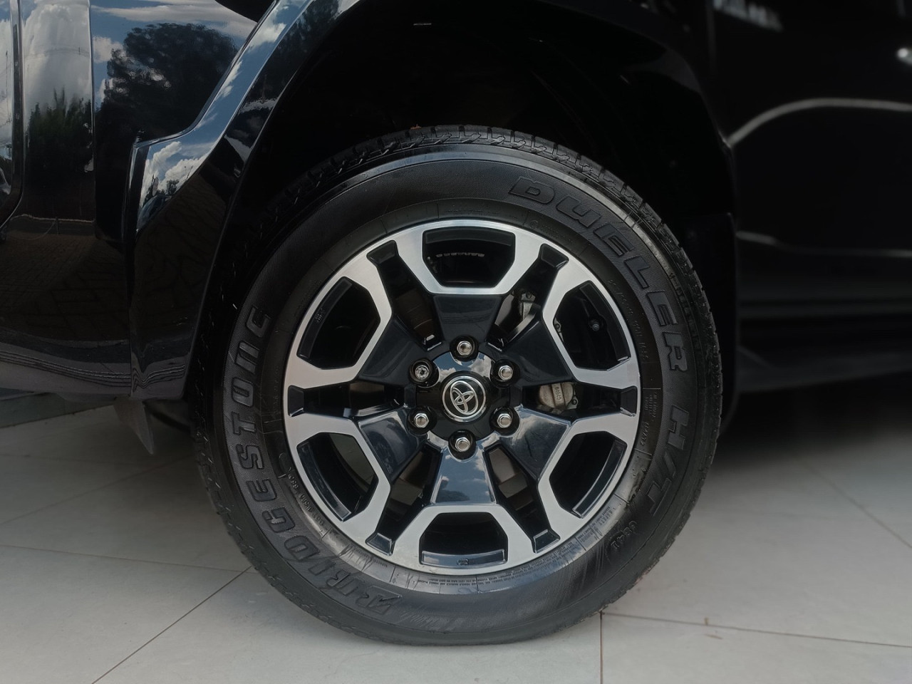 TOYOTA Hilux Caminhonete 2.8 16V SRX PLUS 4X4 TURBO DIESEL CABINE DUPLA AUTOMÁTICO