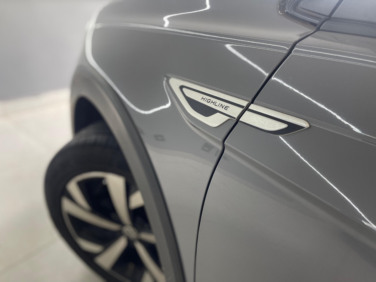 VOLKSWAGEN Nivus 1.0 4P FLEX 200 TSI HIGHLINE TURBO AUTOMÁTICO