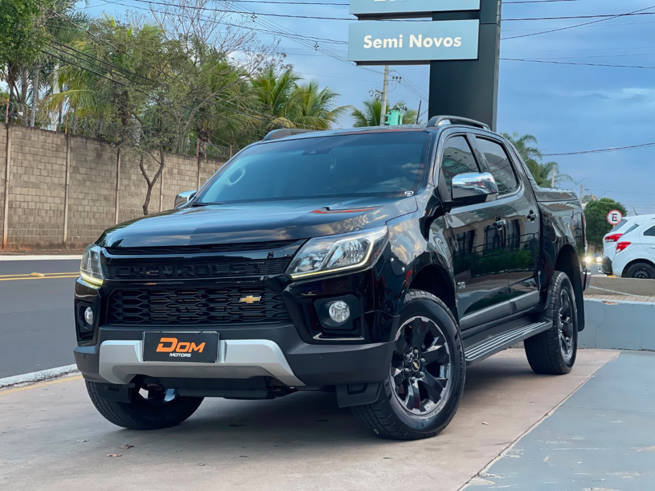 S10 2.8 12V HIGH COUNTRY CABINE DUPLA 4X4 TURBO DIESEL AUTOMÁTICO