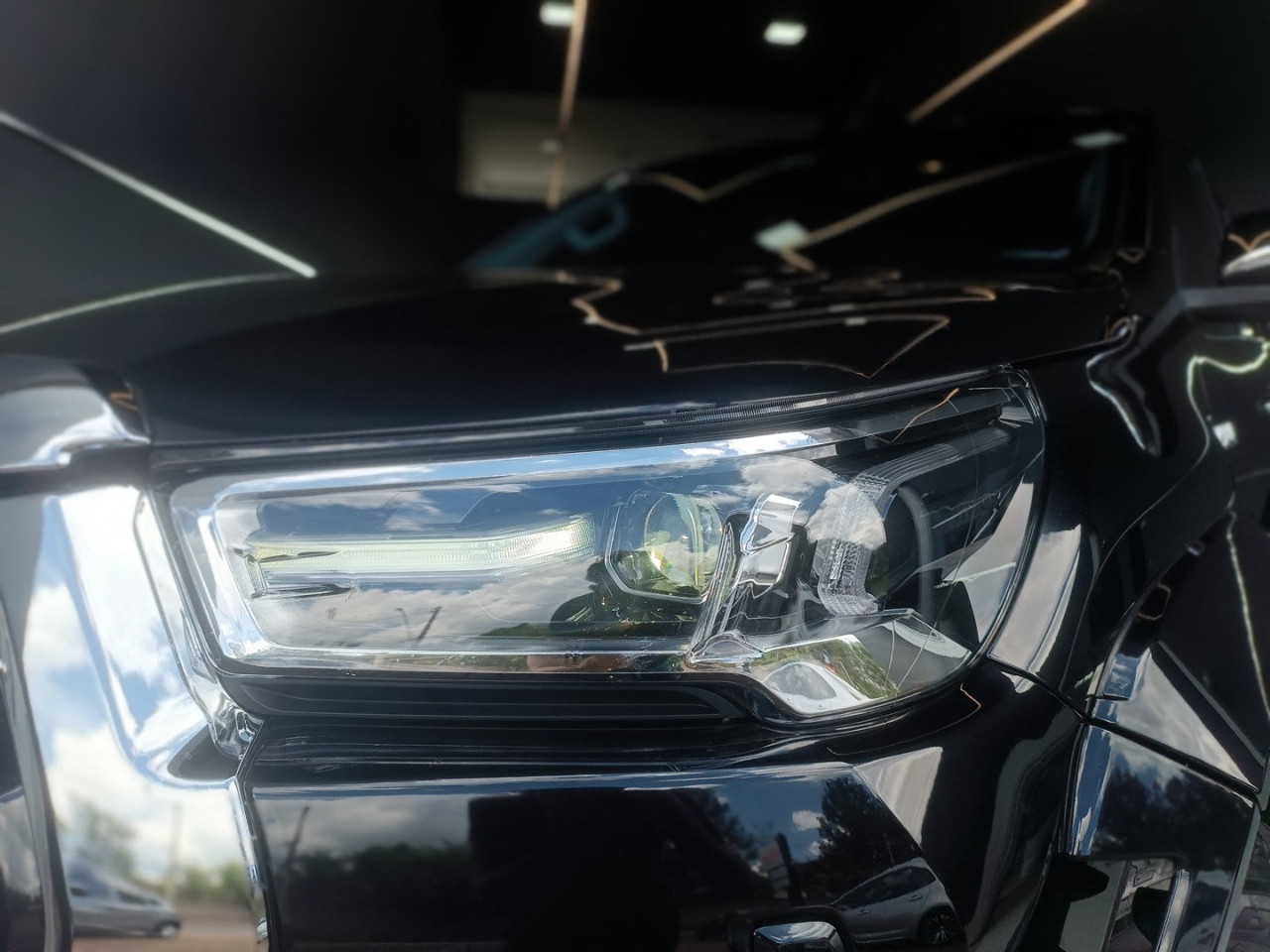 TOYOTA Hilux Caminhonete 2.8 16V SRX PLUS 4X4 TURBO DIESEL CABINE DUPLA AUTOMÁTICO