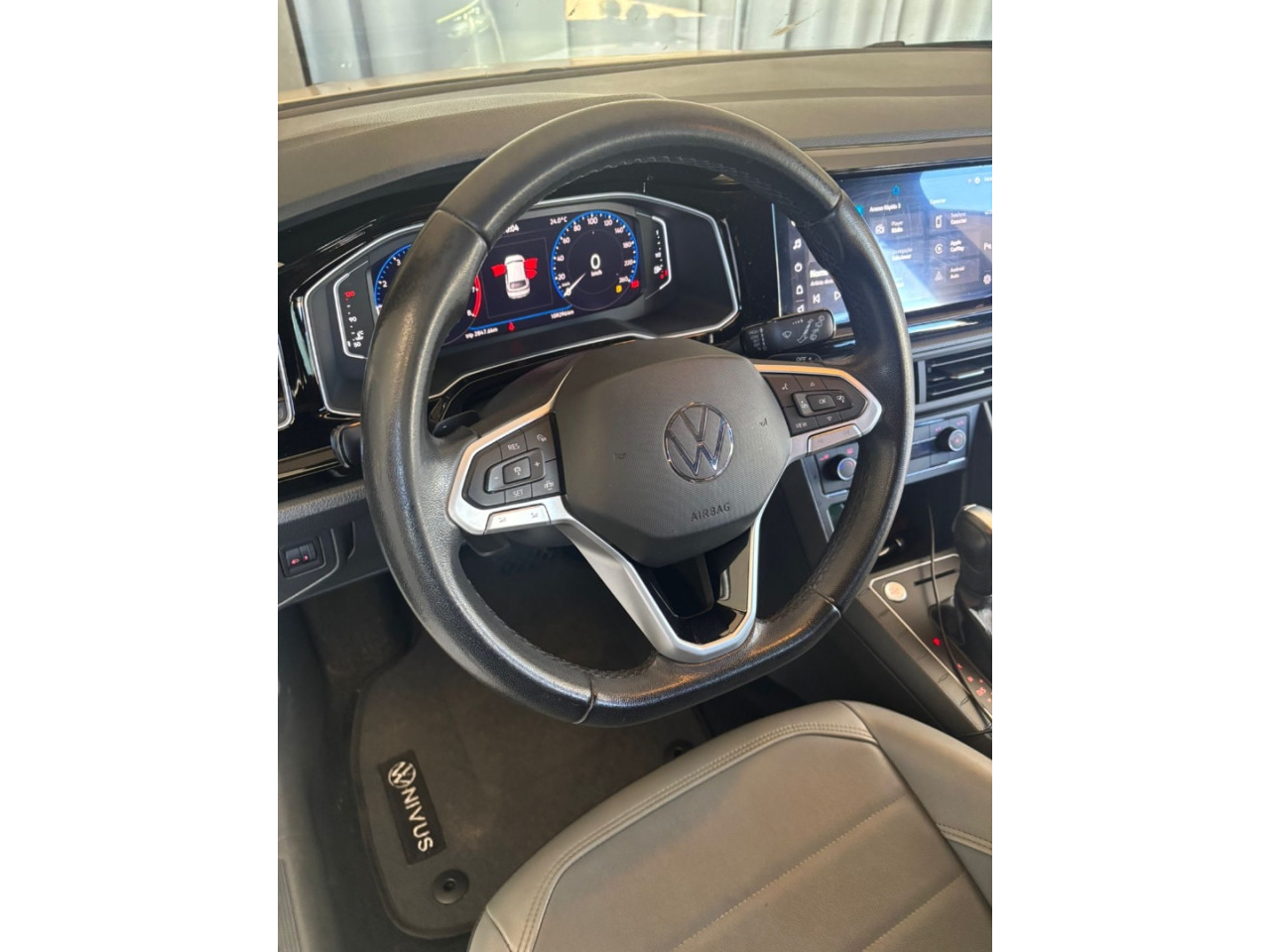 VOLKSWAGEN Nivus 1.0 4P FLEX 200 TSI HIGHLINE TURBO AUTOMÁTICO