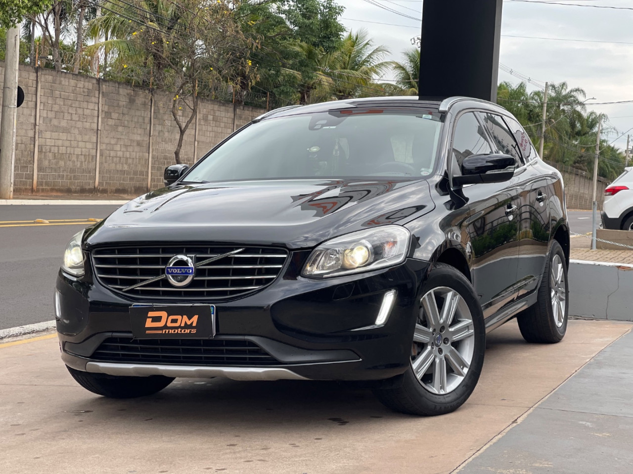XC60 2.0 T5 4P KINETIC DRIVE-E AUTOMÁTICO