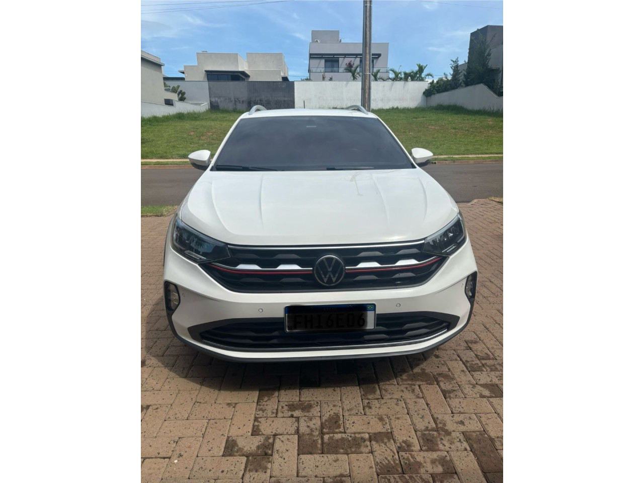 VOLKSWAGEN Nivus 1.0 4P FLEX 200 TSI HIGHLINE TURBO AUTOMÁTICO