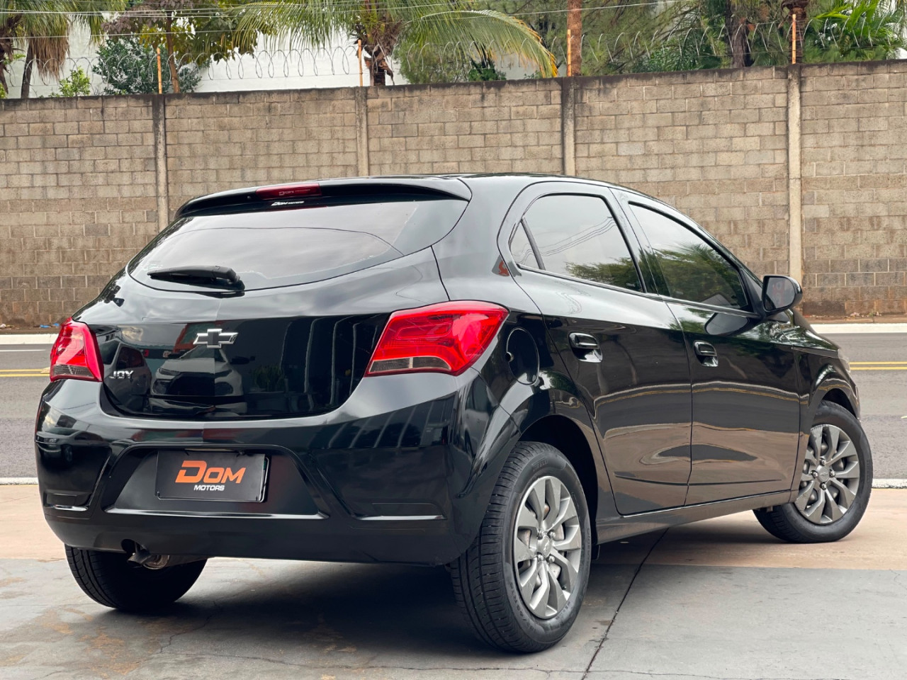CHEVROLET Onix Hatch 1.0 4P FLEX JOY BLACK