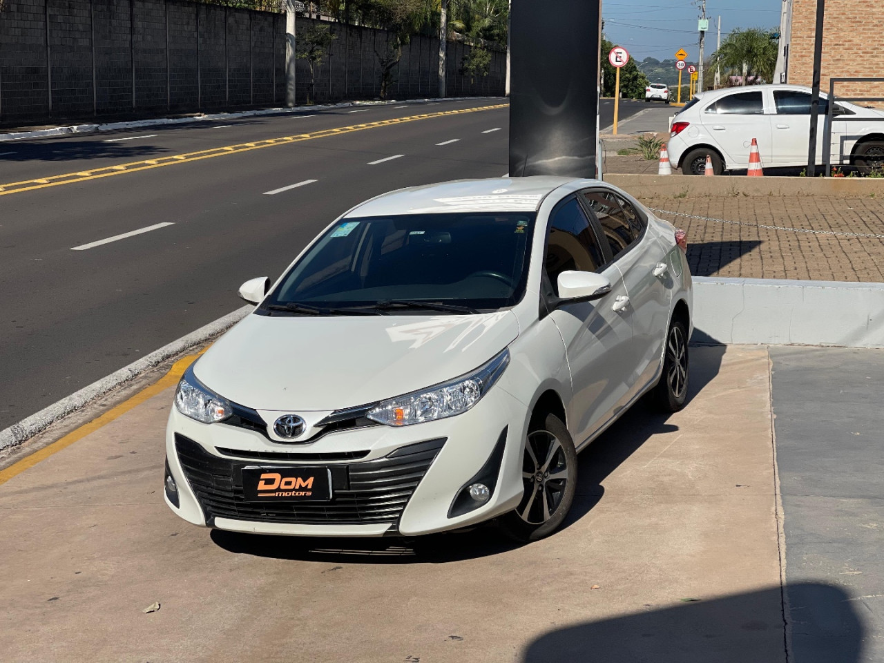 Yaris Sedan 1.5 16V 4P FLEX XS CONNECT MULTIDRIVE AUTOMÁTICO CVT