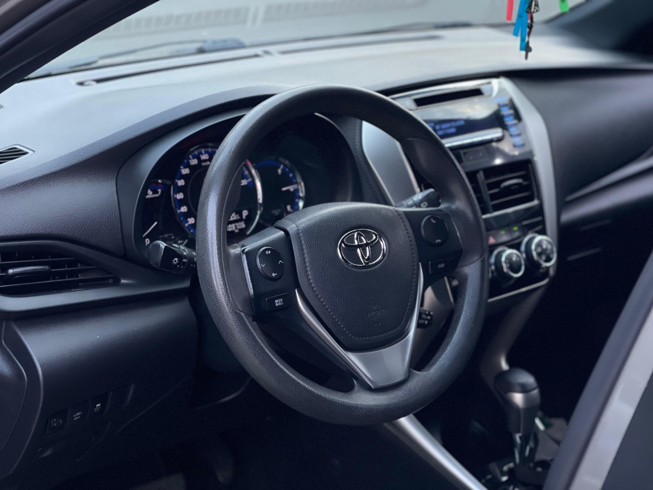 TOYOTA Yaris Hatch 1.3 16V 4P FLEX XL MULTIDRIVE AUTOMÁTICO CVT