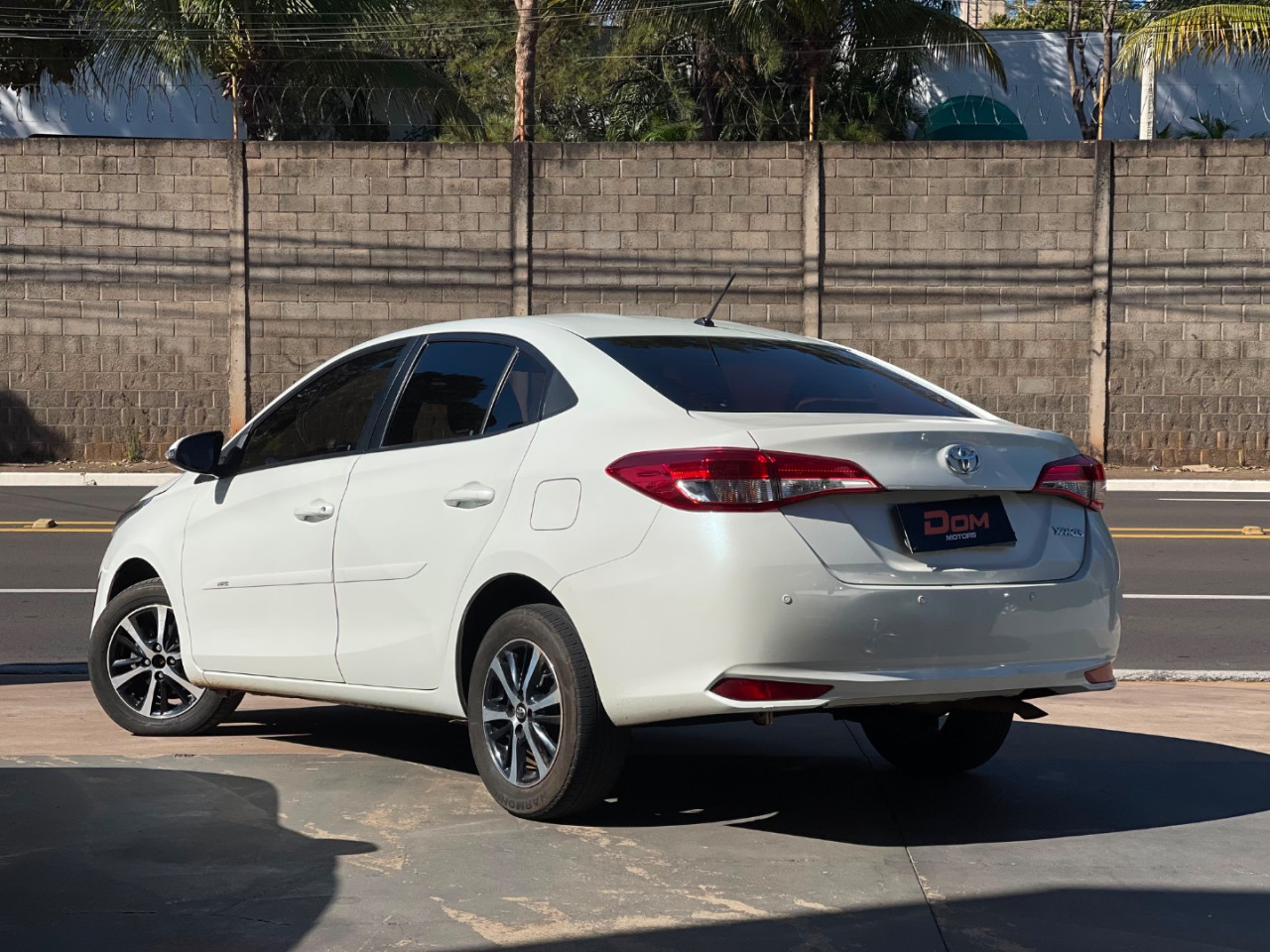 TOYOTA Yaris Sedan 1.5 16V 4P FLEX XL MULTIDRIVE AUTOMÁTICO CVT
