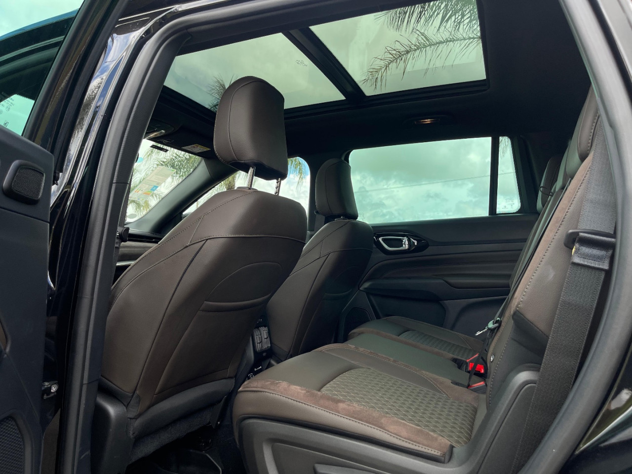 JEEP Commander 2.0 16V 4P TD380 OVERLAND TURBO DIESEL AUTOMÁTICO