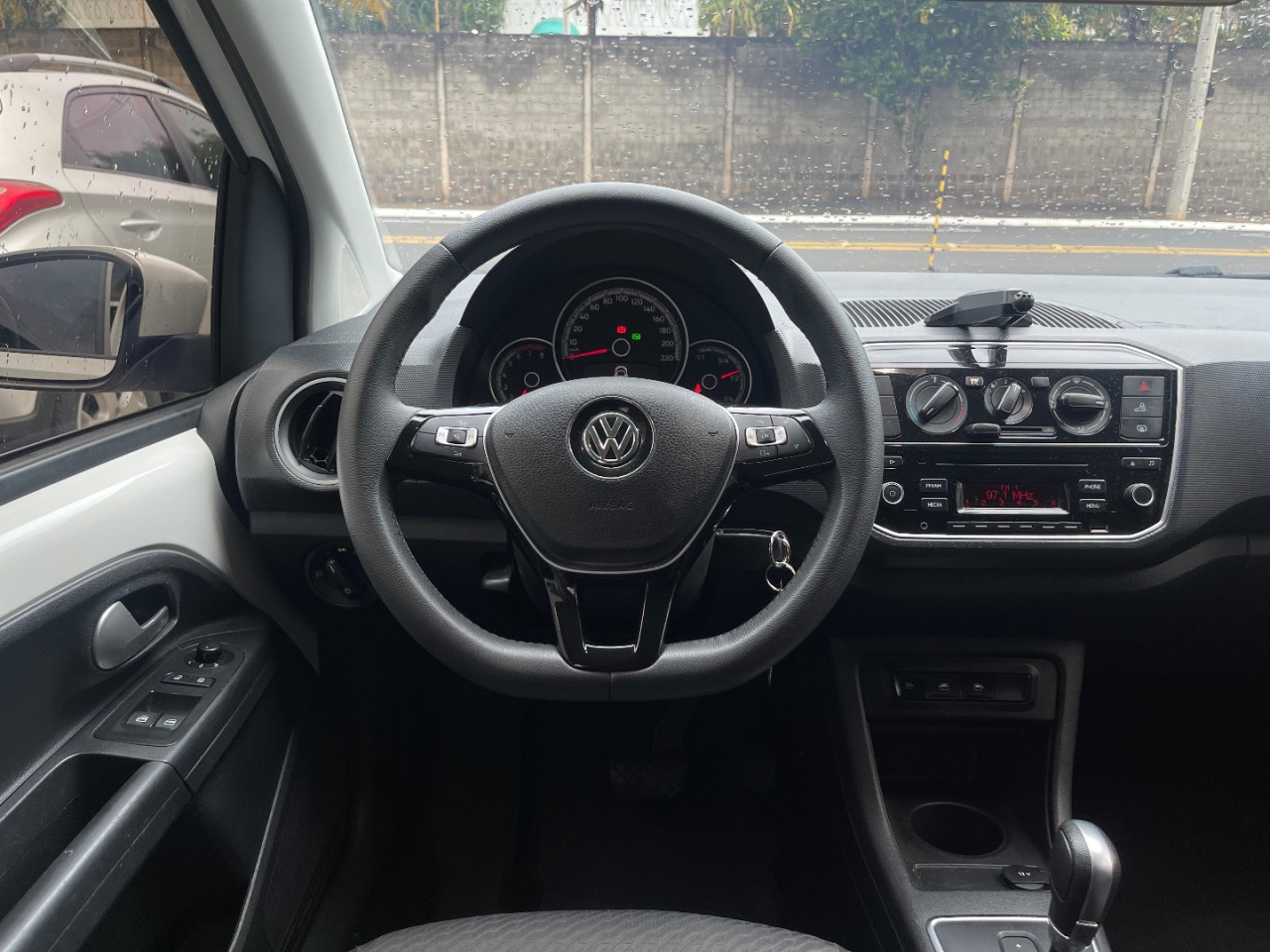 VOLKSWAGEN UP 1.0 12V 4P FLEX MOVE UP AUTOMATIZADO