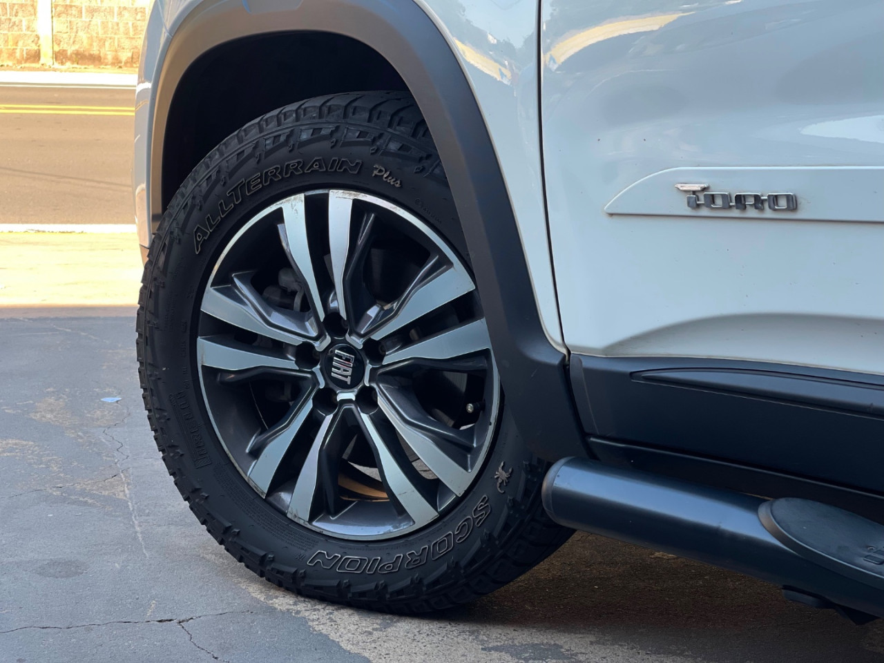 FIAT Toro 1.3 16V 4P FLEX 270 TURBO FREEDOM AUTOMÁTICO