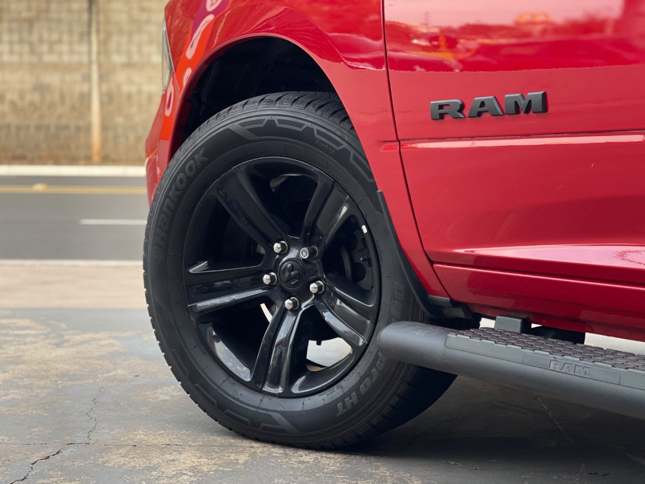 RAM Classic 5.7 V8 32V 4P R/T 4X4 AUTOMÁTICO