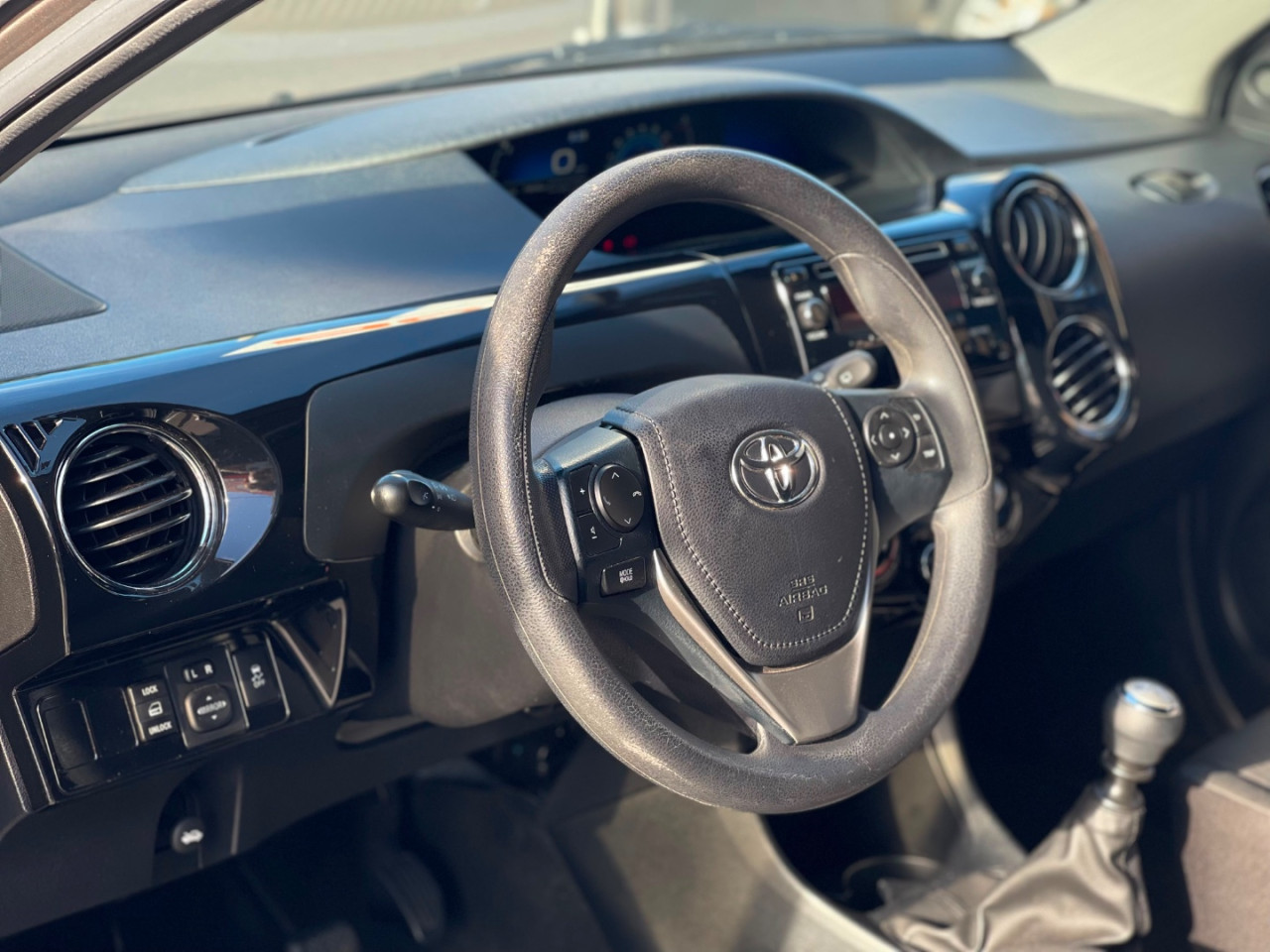 TOYOTA Etios Hatch 1.5 16V 4P FLEX X PLUS
