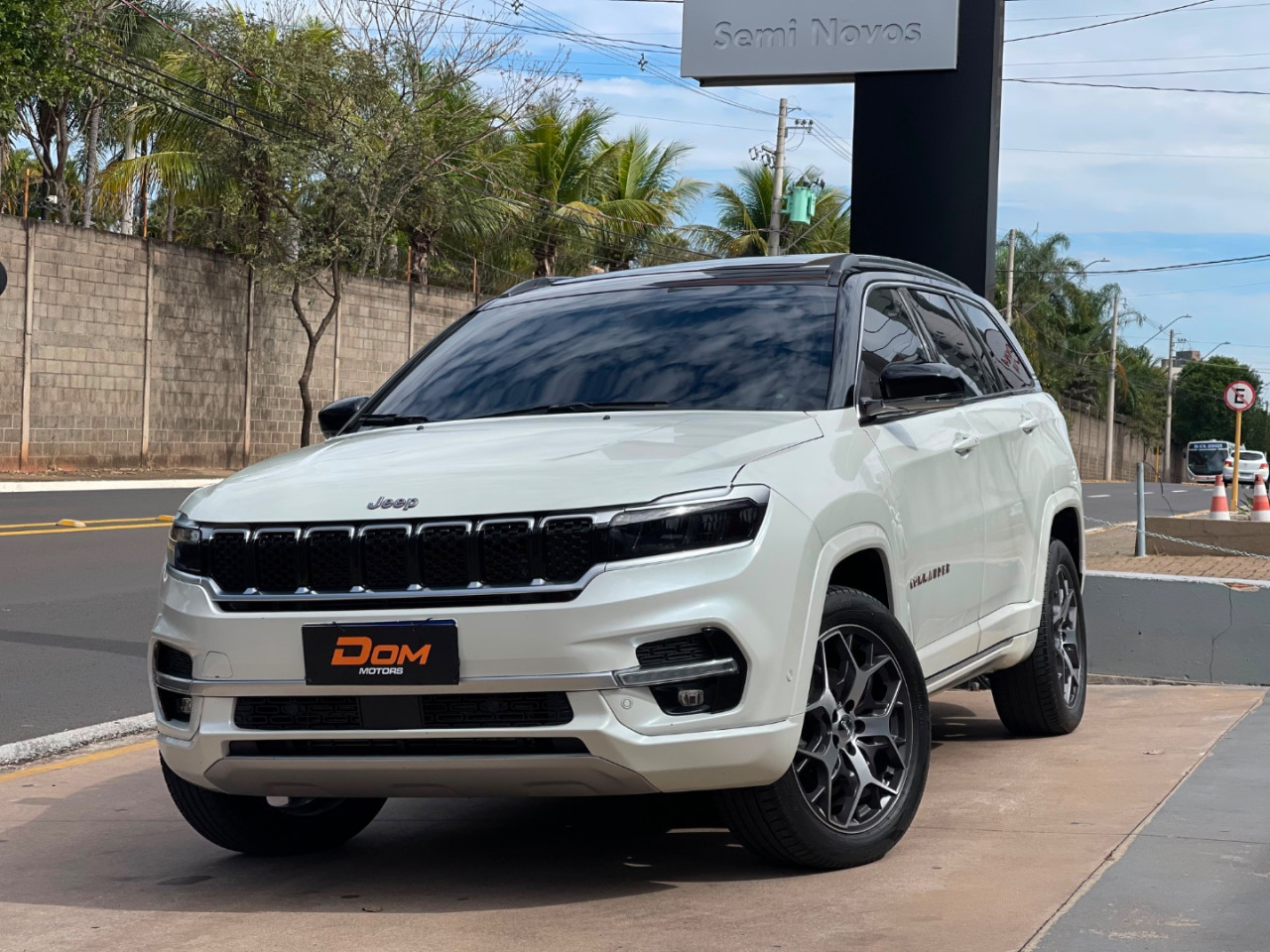 Commander 2.0 16V 4P TD380 OVERLAND 4X4 TURBO DIESEL AUTOMÁTICO AT9