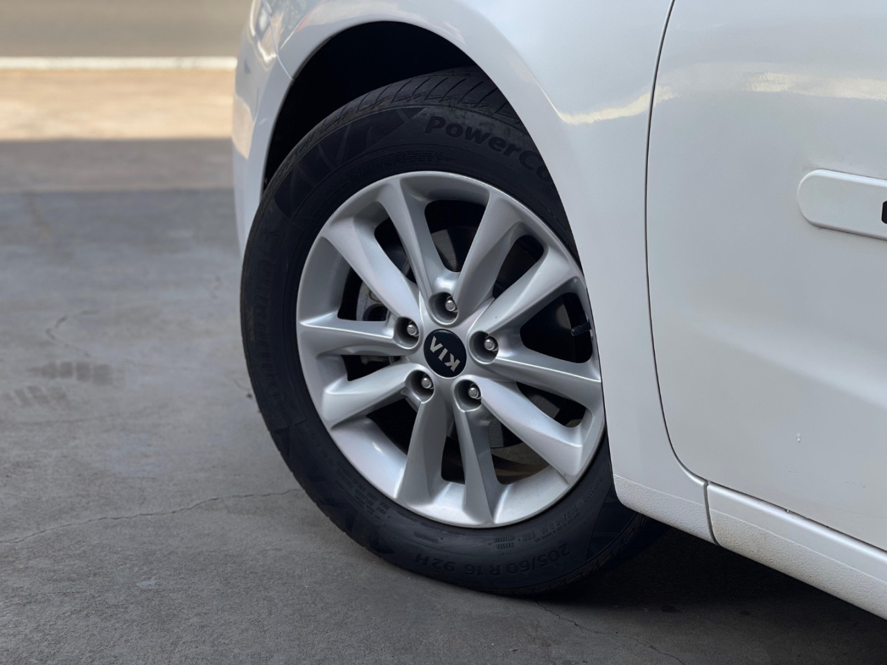 KIA Cerato Sedan 1.6 16V 4P SX AUTOMÁTICO