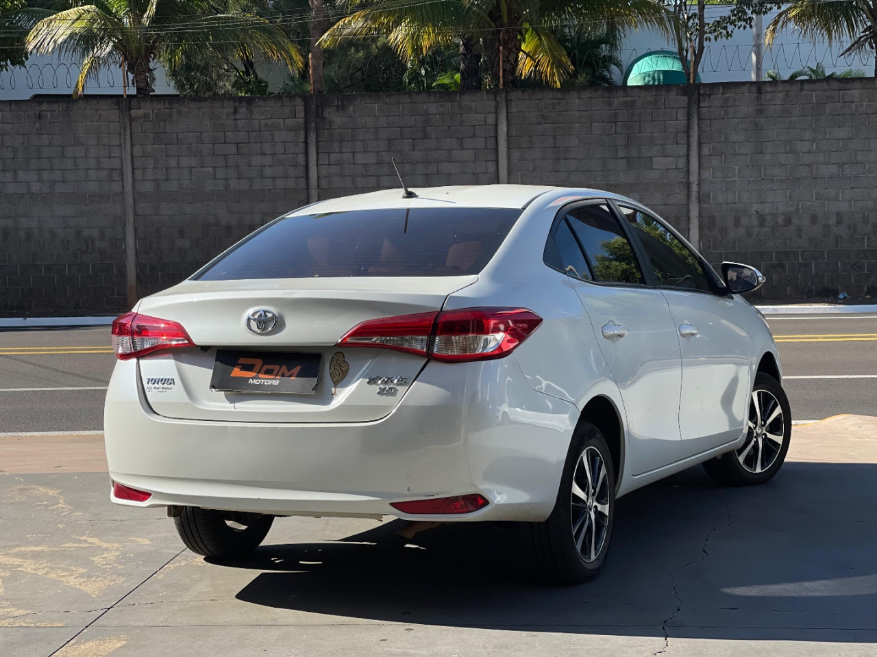 TOYOTA Yaris Sedan 1.5 16V 4P FLEX XS CONNECT MULTIDRIVE AUTOMÁTICO CVT